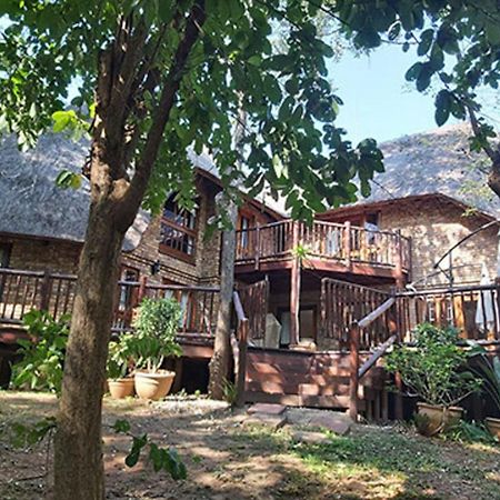 Dreamy 3 Bedroom Villa On The Edge Of The Sabie River In Kruger Park Lodge ヘイジービュー エクステリア 写真
