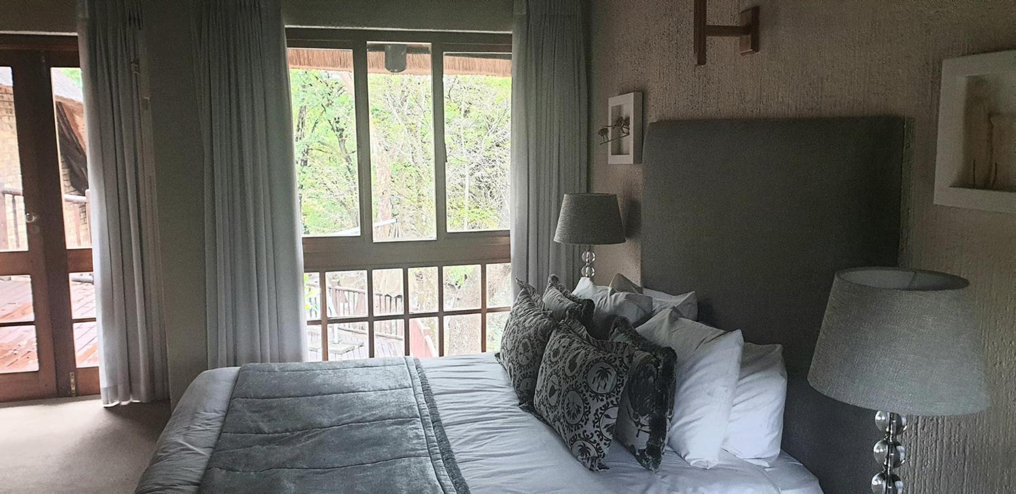 Dreamy 3 Bedroom Villa On The Edge Of The Sabie River In Kruger Park Lodge ヘイジービュー エクステリア 写真