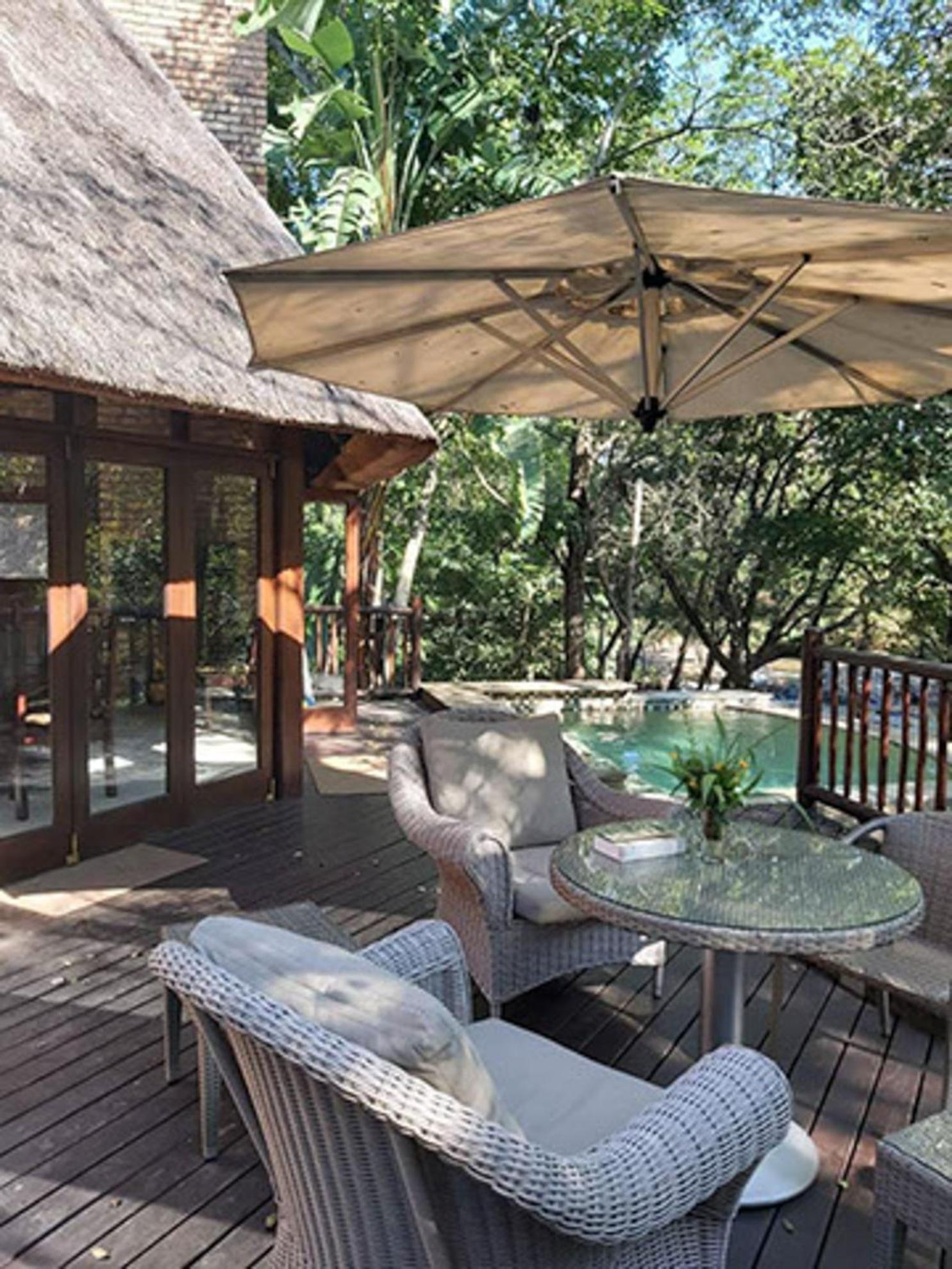 Dreamy 3 Bedroom Villa On The Edge Of The Sabie River In Kruger Park Lodge ヘイジービュー エクステリア 写真
